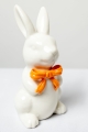 Figurka Zając Wielkanocny z pomarańczową kokardką 12 cm  