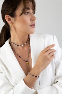 Amulet Wewnętrznego Światła – bransoletka z kamieniem księżycowym, lapis lazuli i nocą Kairu