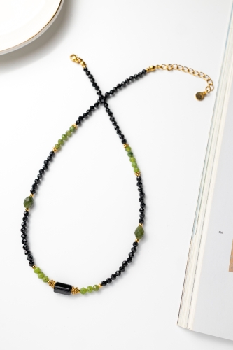 Unikat 87 -  Naszyjnik – Talizman Ochrony, Stabilizacji i Wewnętrznej Siły – Nefryt, Turmalin i Onyks z Zawieszką z Turmalinu