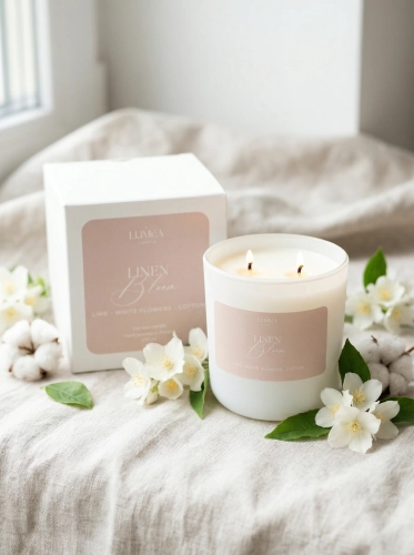 Linen Bloom – sojowa świeca Luméa Candle  o aromacie białych kwiatów, bawełny i limonki 
