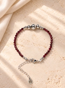 Bransoletka Essentia Garnet and silver  –  granat