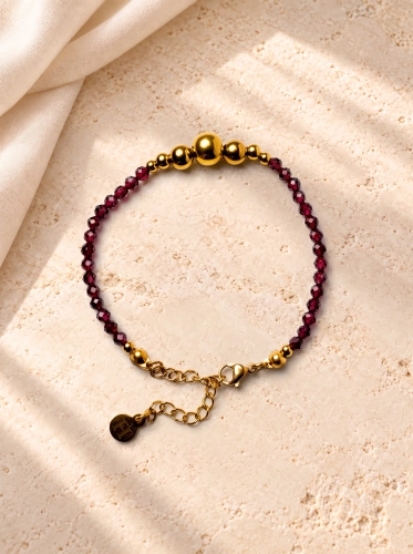 Bransoletka Essentia Garnet and gold –  granat